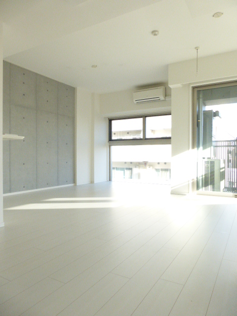 居室・リビング　ゆったりとした居間です