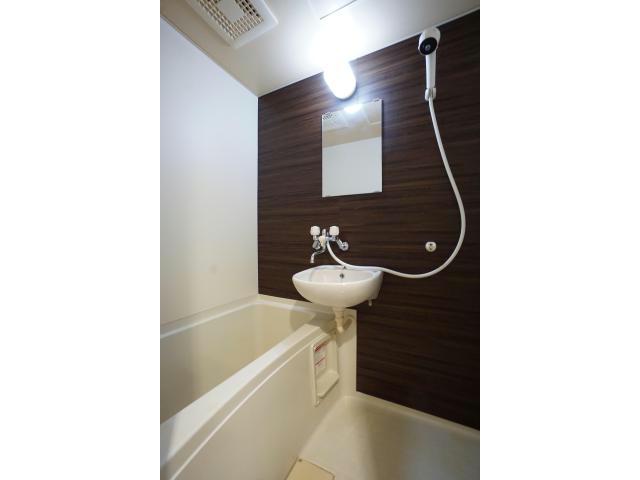 バス・シャワールーム　オシャレなバスルーム