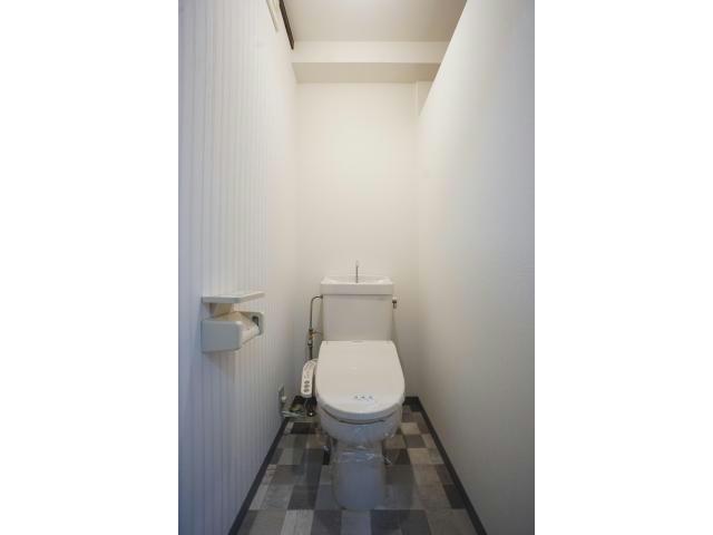 トイレ　温水洗浄便座