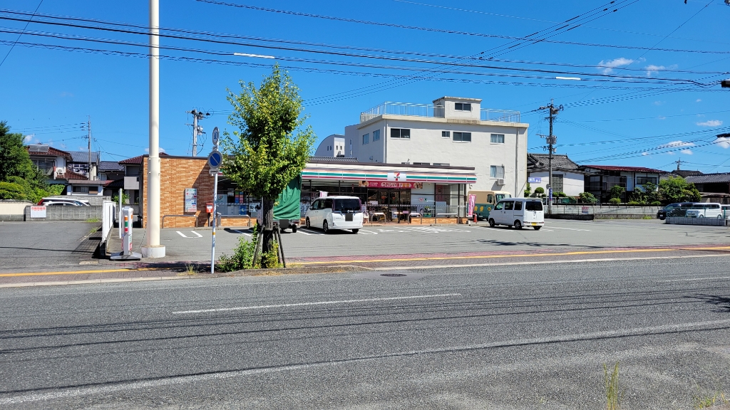 コンビニ　セブンイレブン日田三本松2丁目店（コンビニ）まで569m