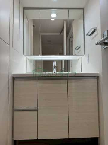 洗面設備　別階層の参考写真になります。