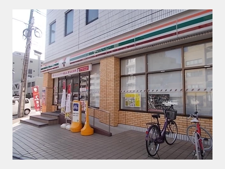 コンビニ　セブンイレブン広島家庭裁判所前店（コンビニ）まで142m