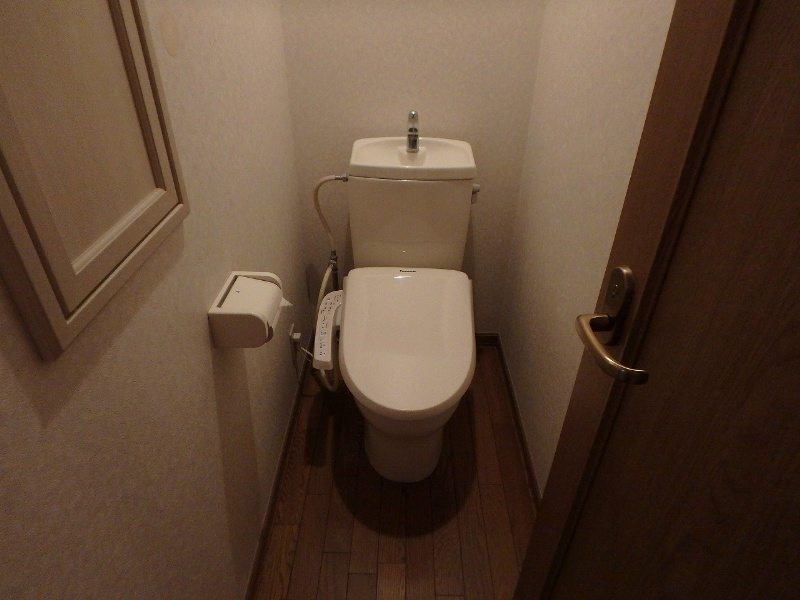 トイレ　反転※別部屋参考写真