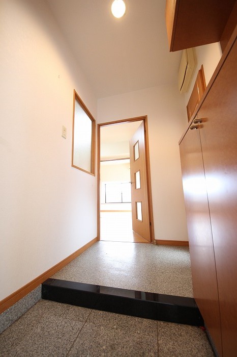 玄関　下駄箱もあります