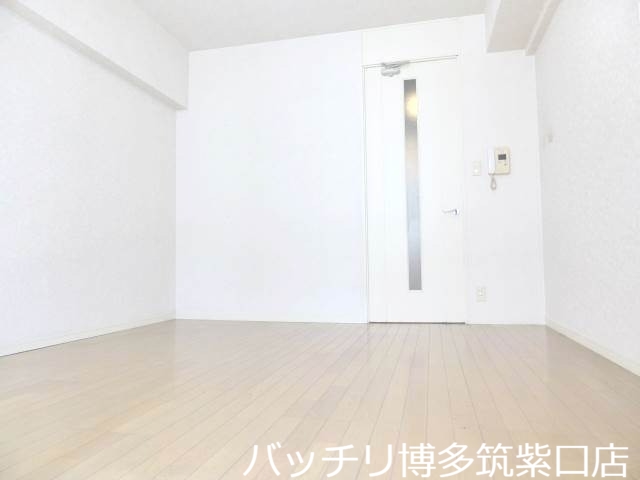 居室・リビング　別号室タイプの為、現状を優先します