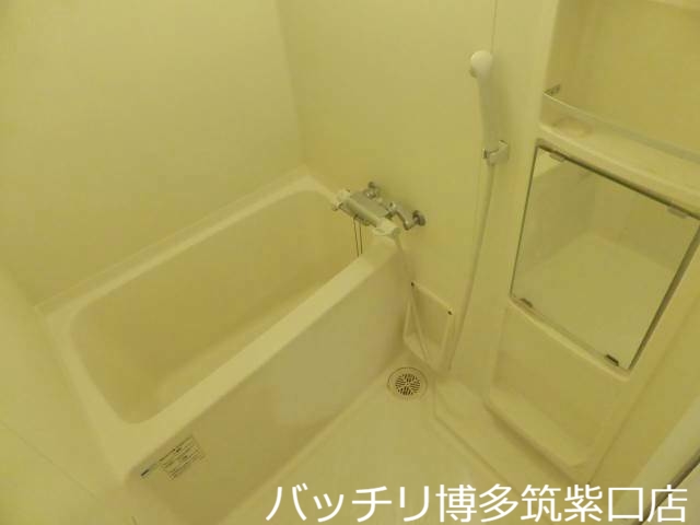 バス・シャワールーム　別号室タイプの為、現状を優先します