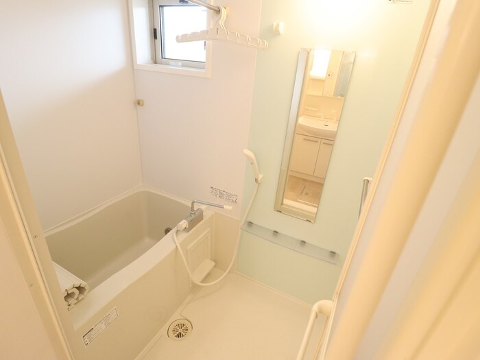 バス・シャワールーム　お風呂で日々の疲れを落としましょう