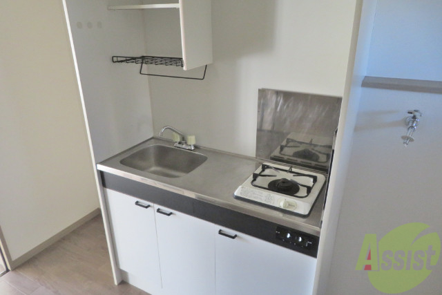 キッチン　都市ガスの１口コンロが付いています。