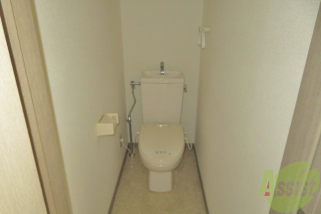 トイレ　トイレは、嬉しいウォシュレット付きです。