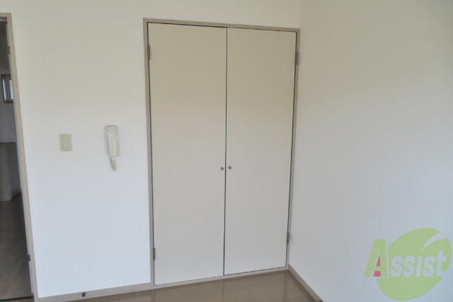 収納　こちらはクローゼットです。奥行きもしっかりあります