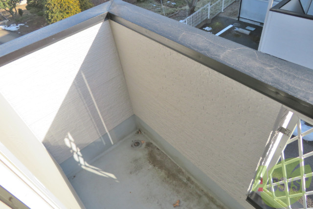 バルコニー　バルコニーは幅もしっかりあって洗濯物がはかどりそうですね。