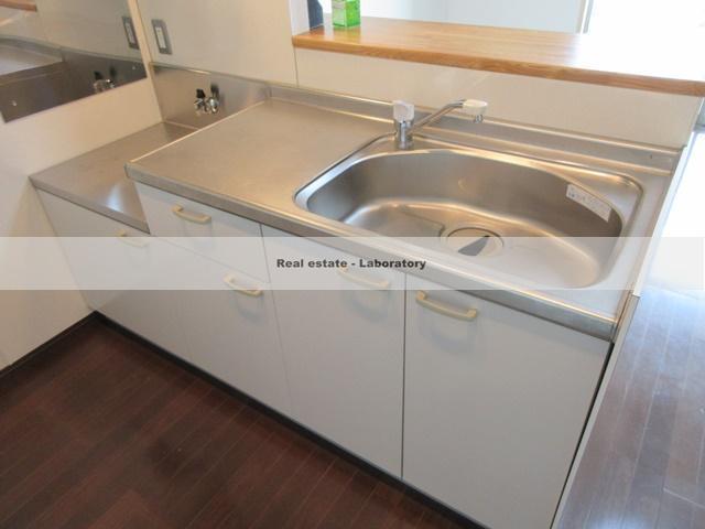 キッチン　※参考として他のお部屋の写真