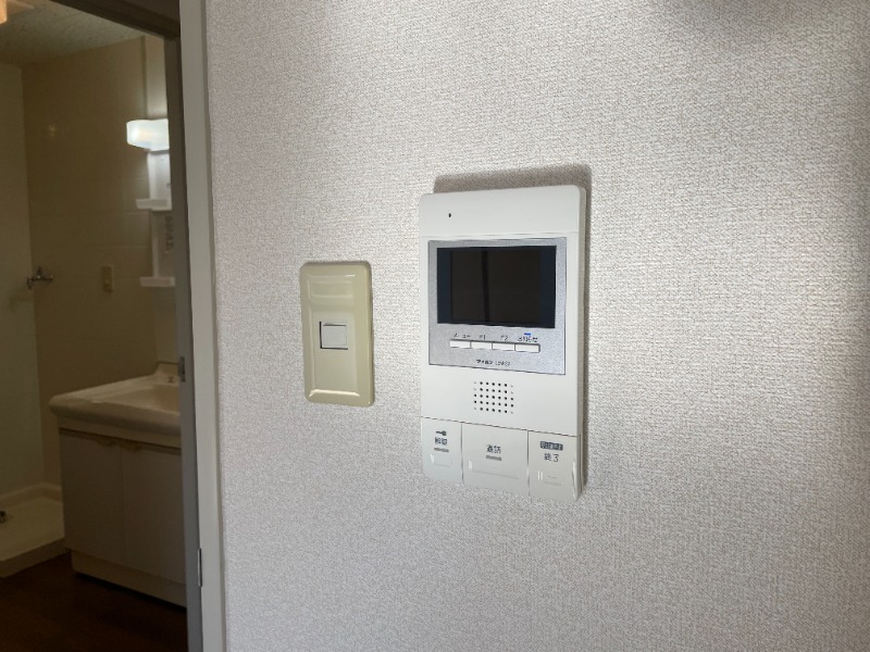 セキュリティ　モニター付きインターホン♪
