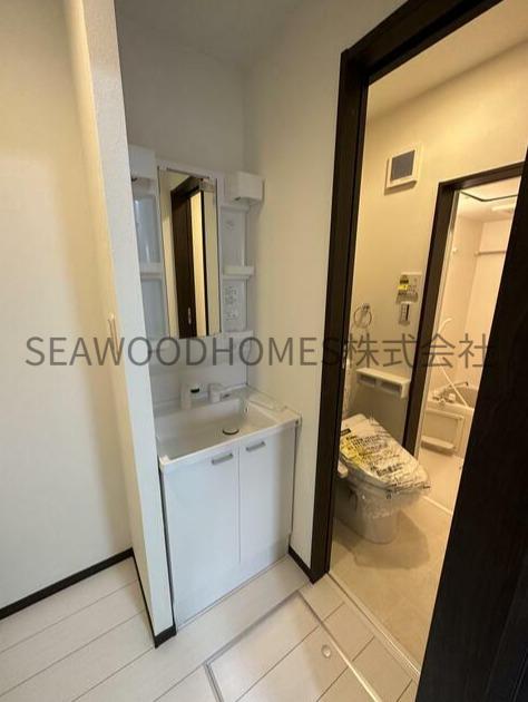 洗面設備　忙しい朝の強い味方！身支度がスムーズな独立洗面台。