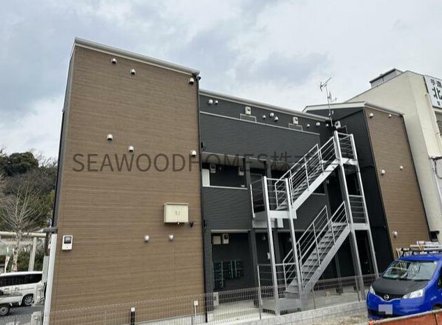 エントランス　都会的なセンスが光る、洗練されたモダンなデザイン。