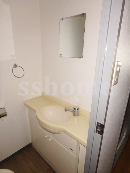 洗面設備　コンパクトな洗面です☆