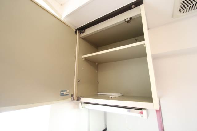 収納　キッチン上の収納スペースも便利です。（イメージ写真）