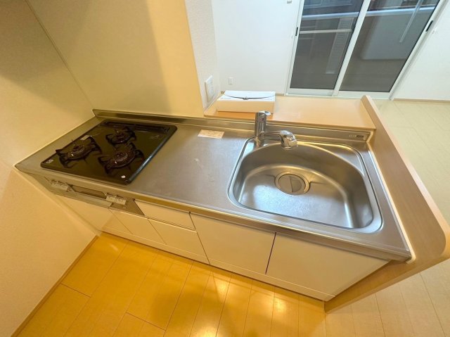 キッチン　オシャレなシステムキッチン。お料理好きには嬉しいですね。