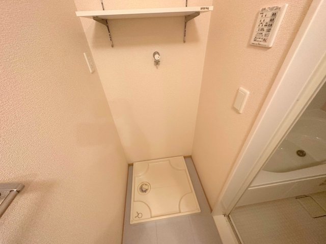 その他設備　室内に洗濯機置場があれば雨の日でも濡れる心配がございませんね