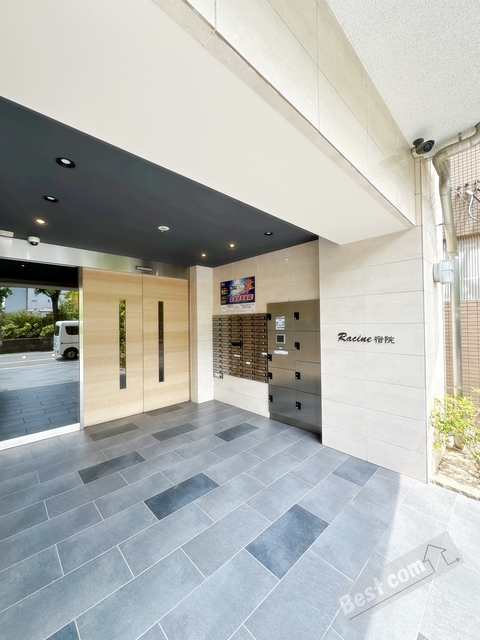 エントランス　宅配ボックス付き♪