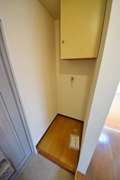 その他設備　～洗濯機置場の上に棚がありますよ～