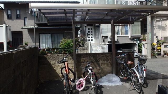 その他共有部分　～屋根付き駐輪場で雨の日も安心～