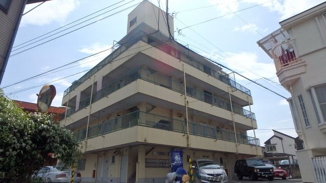 建物外観　～耐震に強いマンションタイプです～