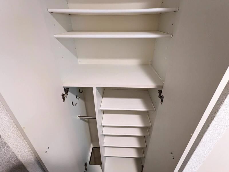 収納　同物件別部屋写真