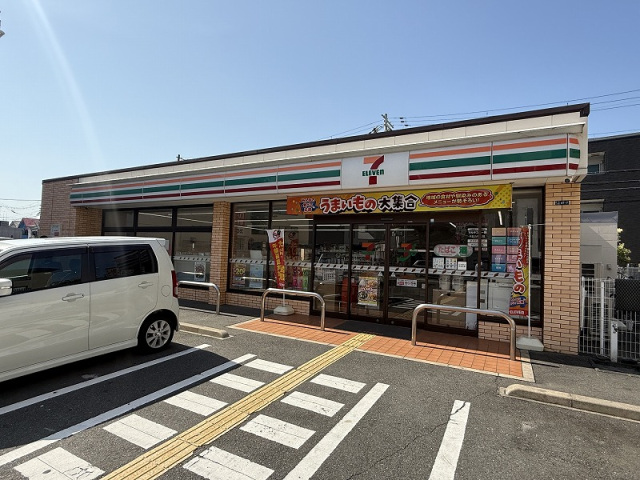 コンビニ　セブンイレブン吹田泉町2丁目店（コンビニ）まで176m