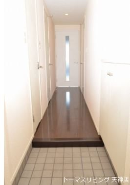 玄関　※別号室の参考写真です。