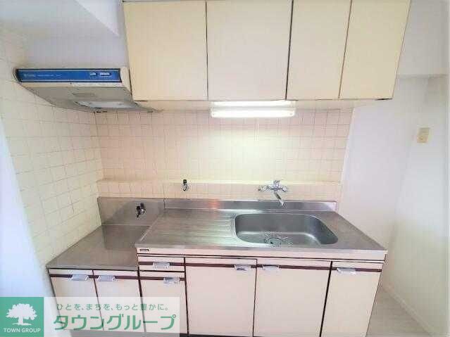 キッチン　※同建物別号室別タイプ参考写真です。