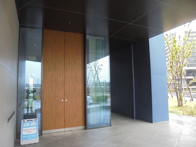 エントランス　【エントランス（外）】エントランス