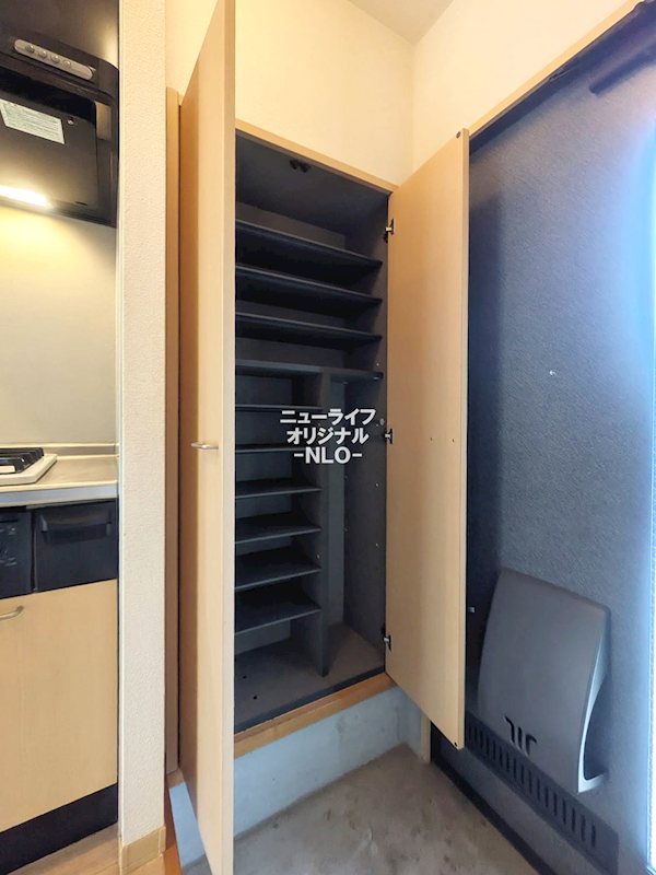 その他設備　高さのあるシューズボックス☆季節外の靴も収納できます☆
