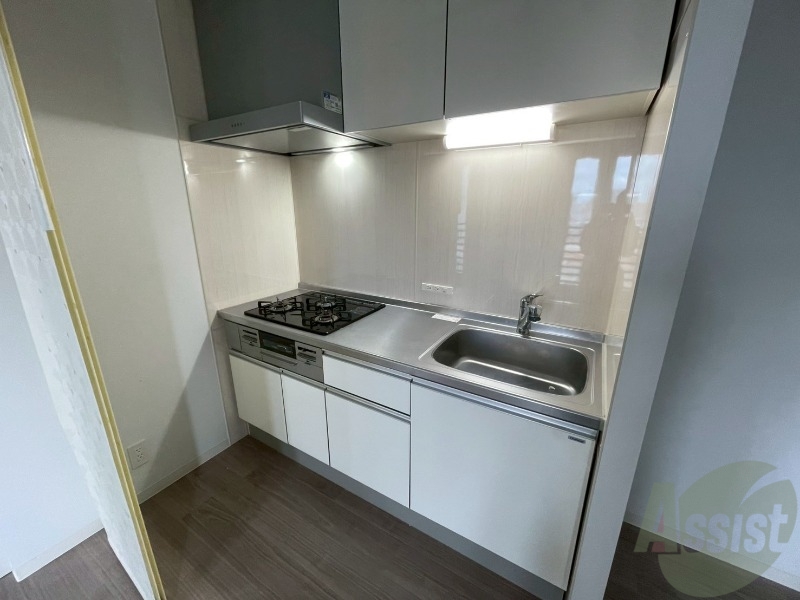 キッチン　３口システムキッチンなので、すぐお料理に使えます！