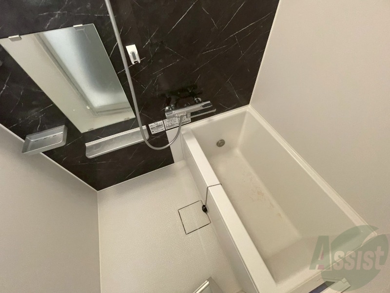 バス・シャワールーム　お風呂になります。一日の疲れを癒してくださいね。