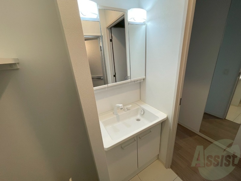 洗面設備　こちらに洗面台があります。朝の洗顔はこちらで。