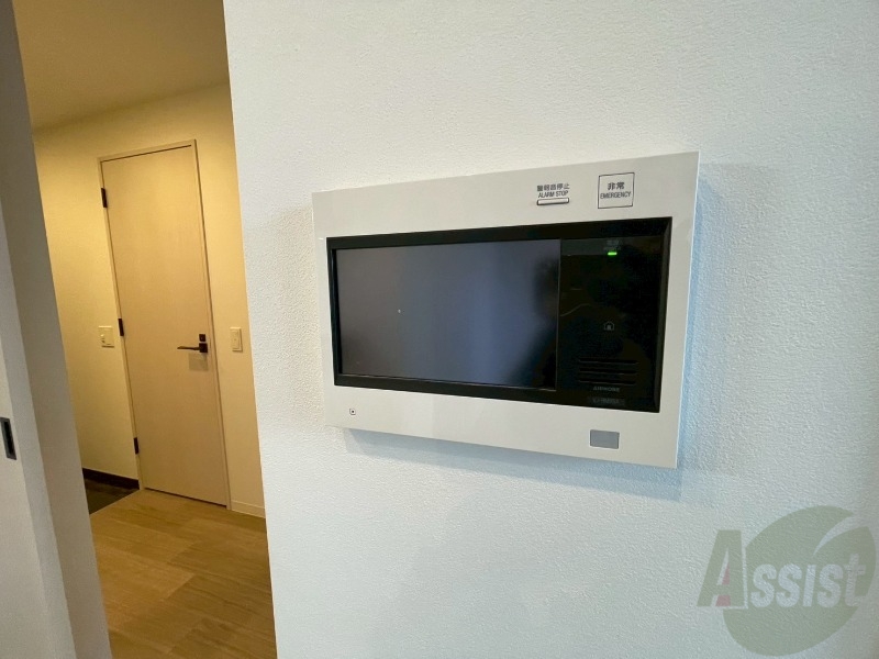 セキュリティ　ＴＶモニター付インターホンです。来客者の顔が見えるので安心！
