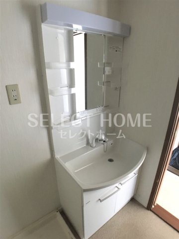 洗面設備　独立洗面台で身支度をすべて済ませてしまいましょう