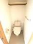 トイレ　落ち着いた色調のトイレです
