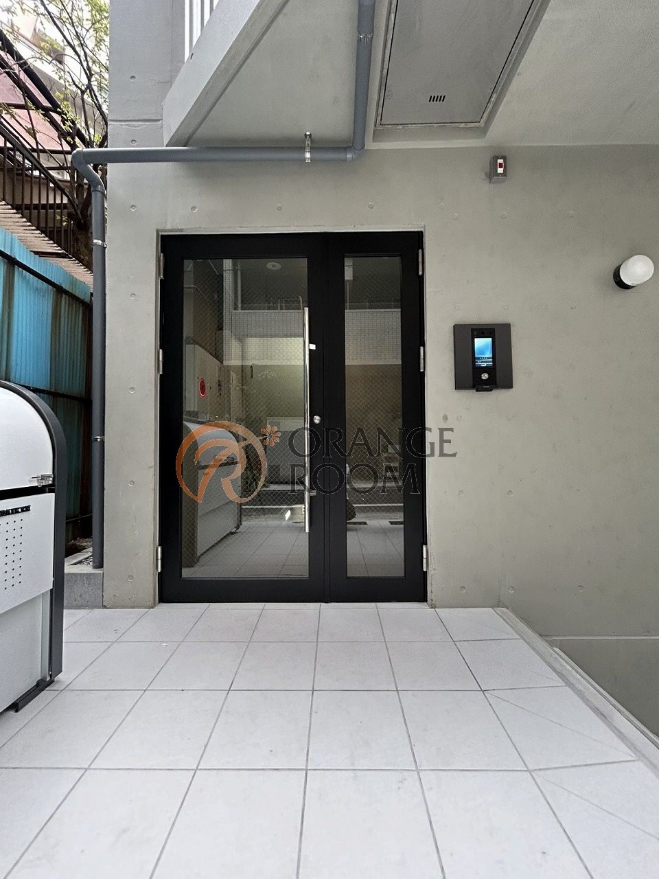 エントランス　イートス本郷