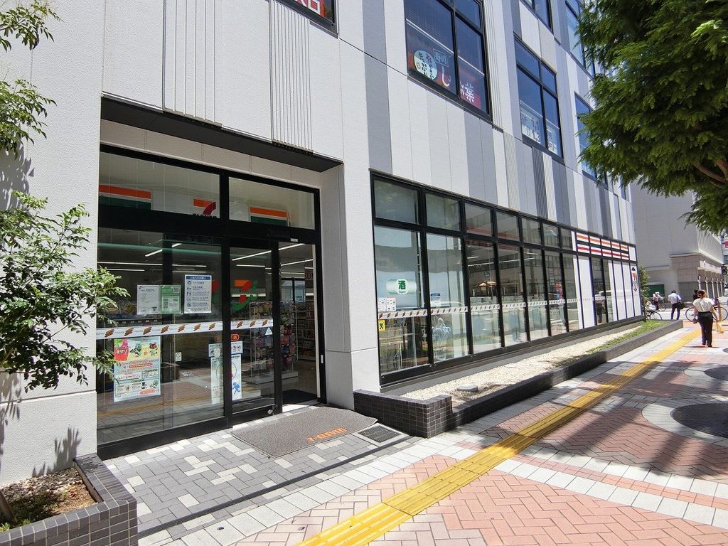 コンビニ　セブン-イレブン 南藤沢店（コンビニ）まで240m