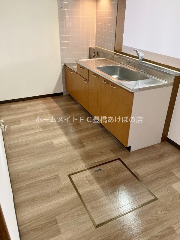 キッチン　同型別部屋写真（反転）