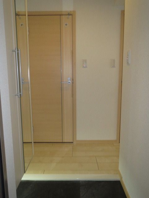 玄関　★★下駄箱付、玄関★★