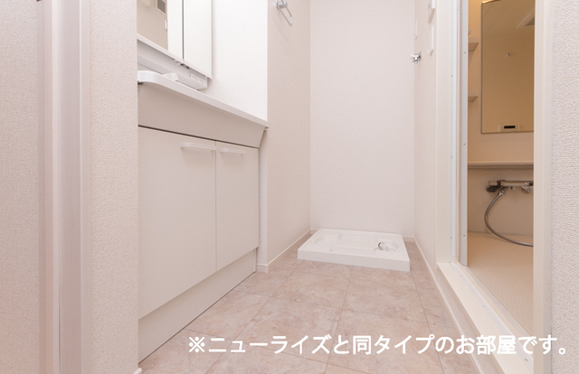 洗面設備　三面鏡の洗面台です☆