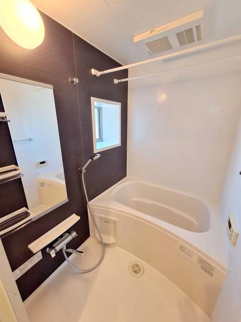 バス・シャワールーム　追焚・暖房乾燥機能付きバスルーム