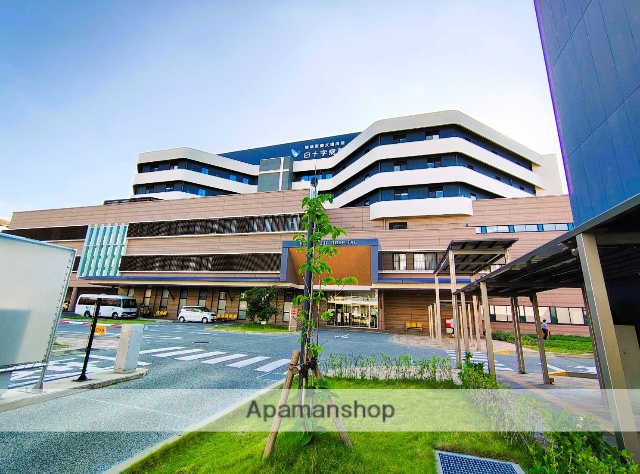 病院　白十字病院（病院）まで681m