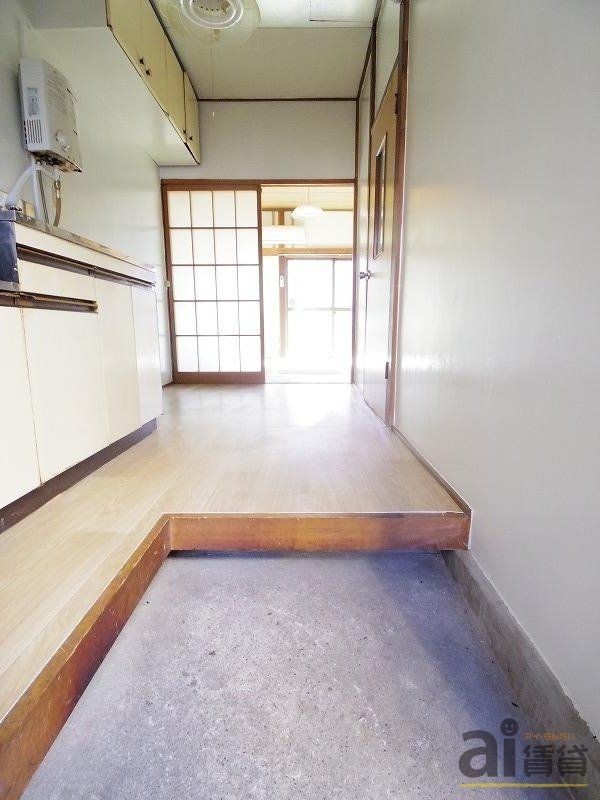 玄関　リビング/居室