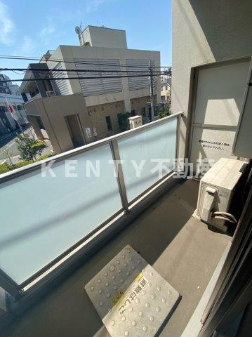 バルコニー　バルコニーからの眺めを楽しみながら食事をしませんか