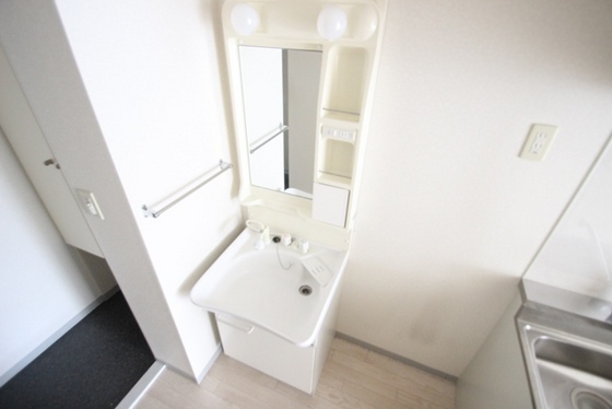 洗面設備　※別部屋の写真です