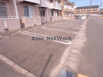 駐車場　駐車場